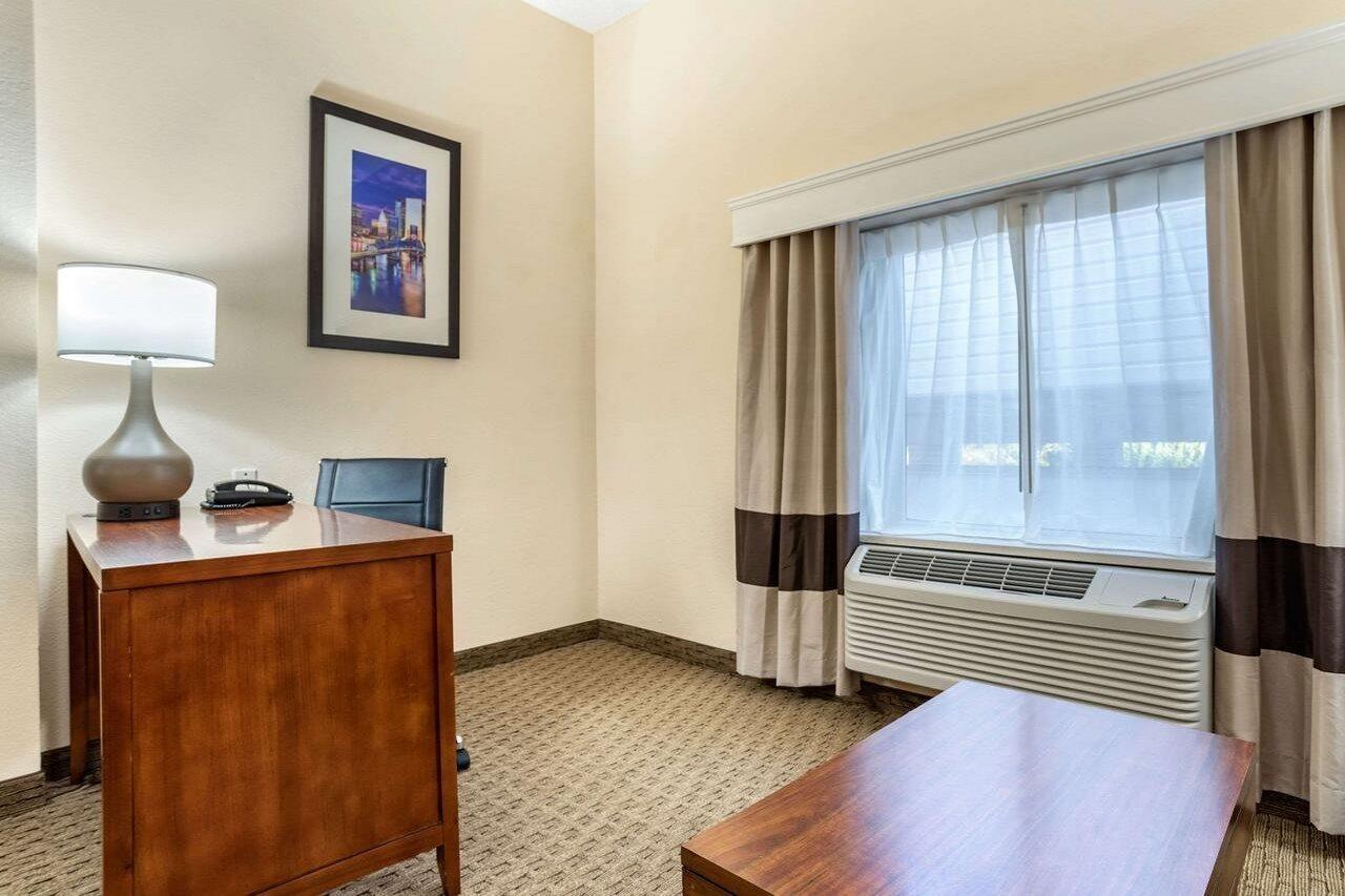 Comfort Suites Sawgrass Tamarac Bagian luar foto