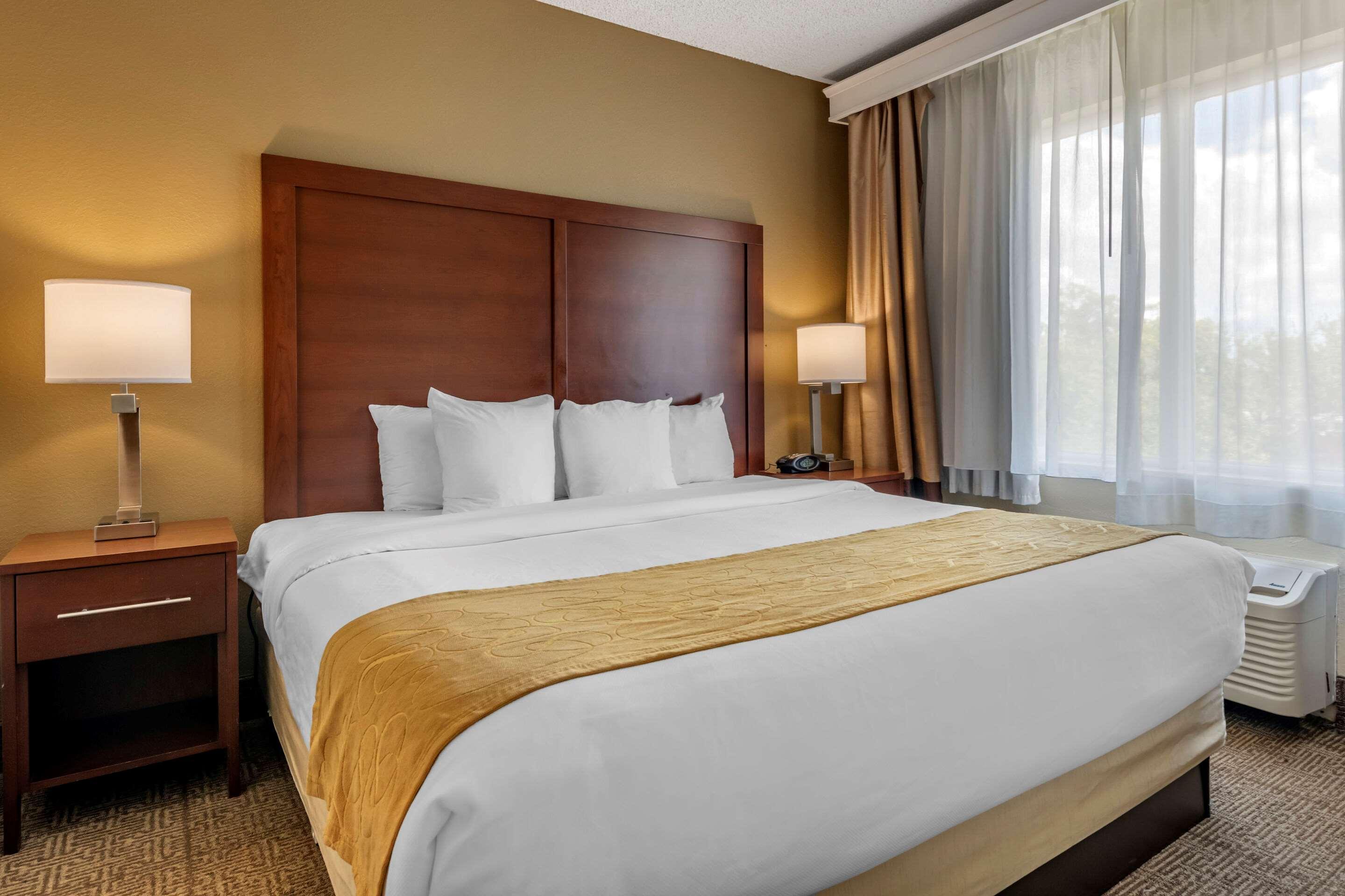 Comfort Suites Sawgrass Tamarac Bagian luar foto