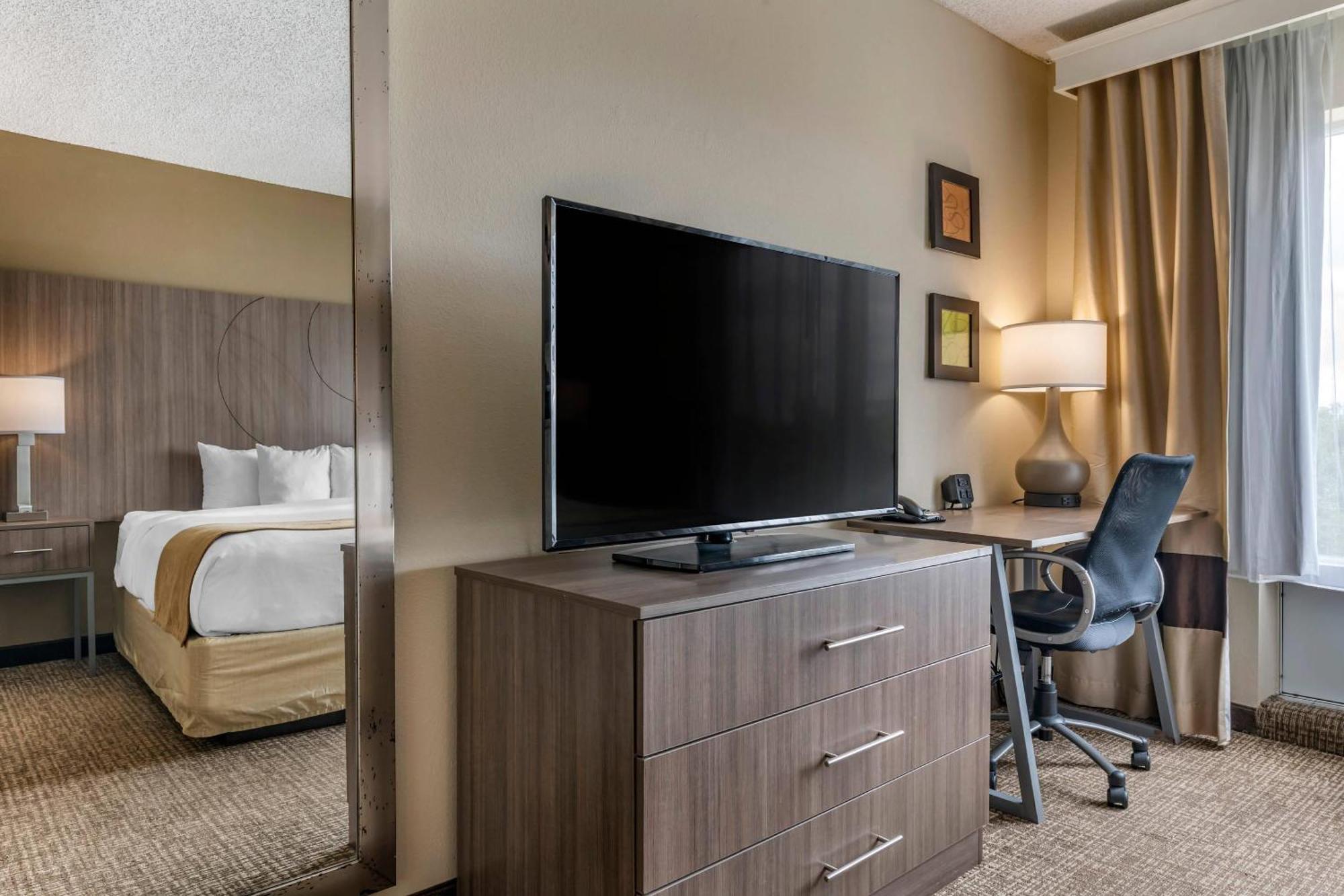 Comfort Suites Sawgrass Tamarac Bagian luar foto